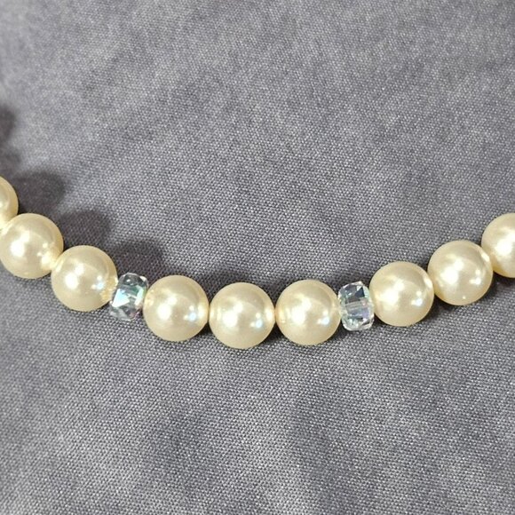 Genuine Swarovski Simulated Pearl & Crystal 19" Necklace NWT and Box! - Picture 8 of 11